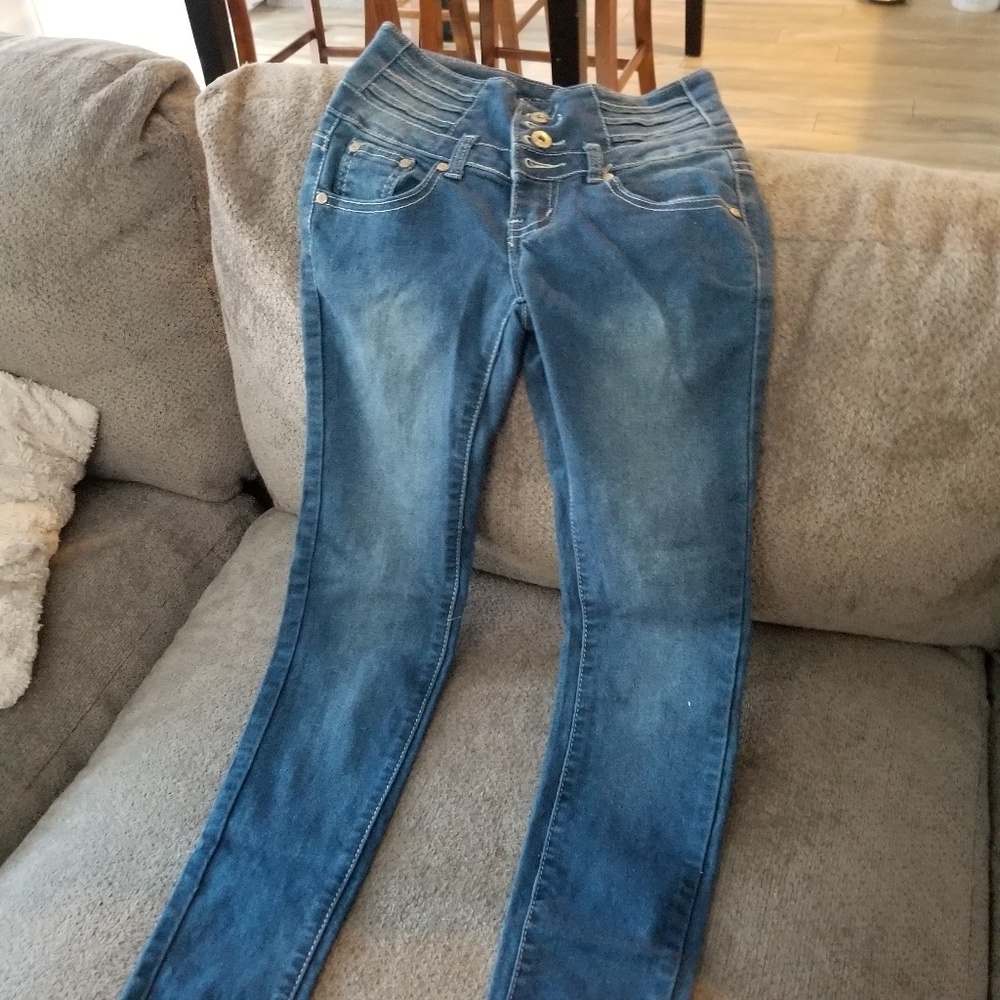 Euc Ladies size 0 rich cow jeans